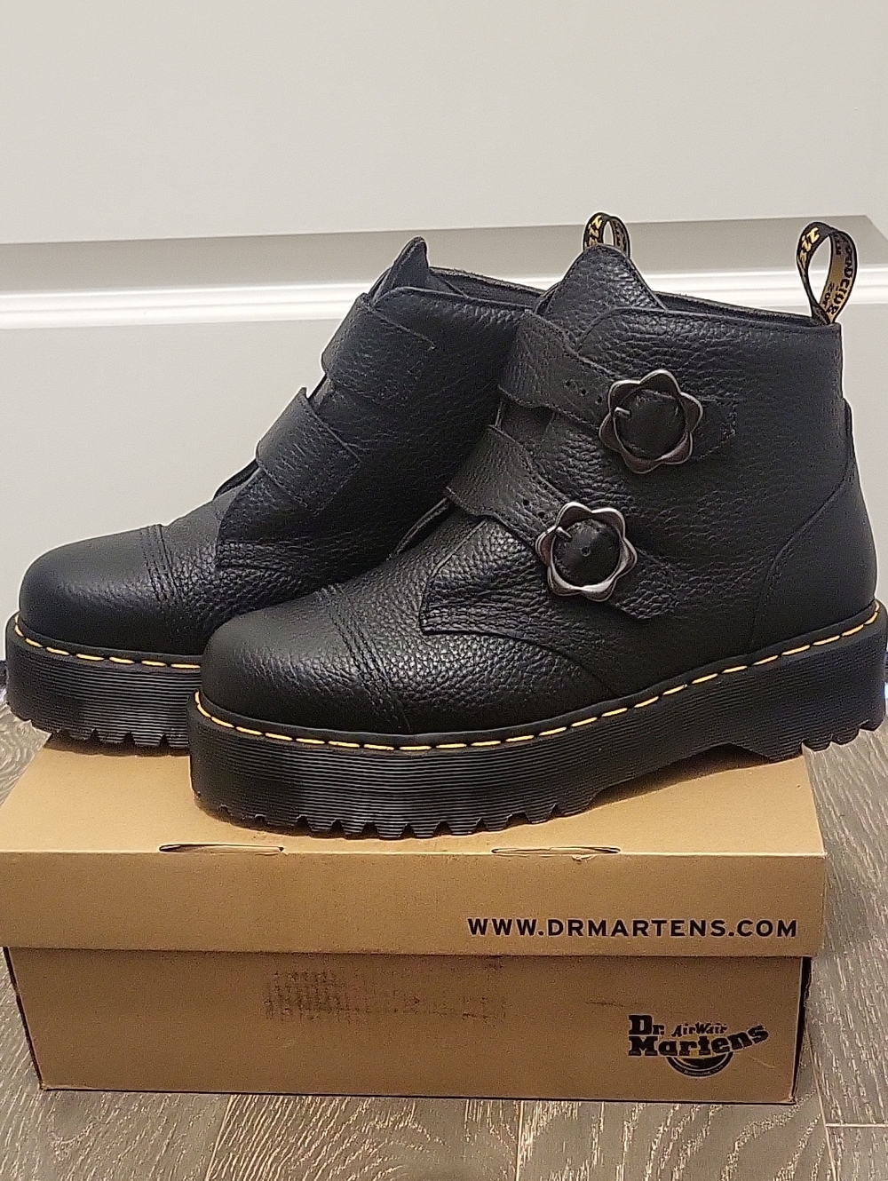 Dr. Martens Black Leather Womens Devon Flower Buckles Boots Size 11 - Picture 3 of 17
